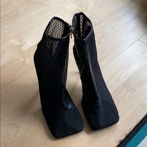 Square toe mesh booties